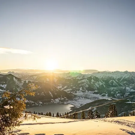 Spacious Boutique Family W Sunny Balcony & Mountain Views Zell am See