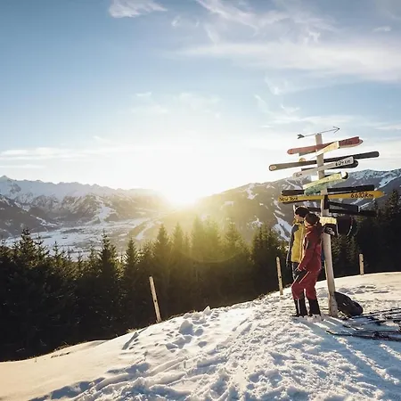 Spacious Boutique Family W Sunny Balcony & Mountain Views * Zell am See
