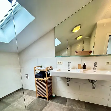 Lejlighed Spacious Boutique Family W Sunny Balcony & Mountain Views *