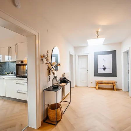 Design Family Xl W Sunny Balcony & Mountain Views & Free Parking דירה *