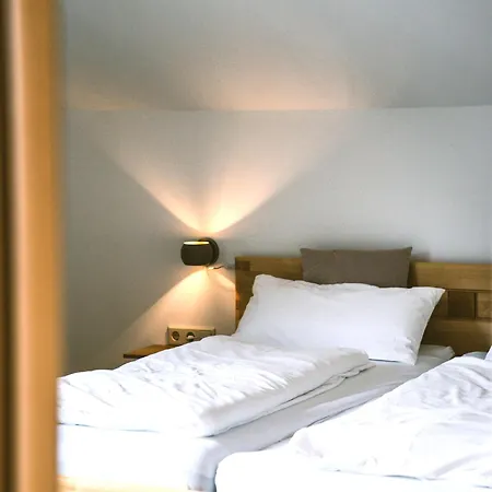 Spacious Boutique Family W Sunny Balcony & Mountain Views Daire