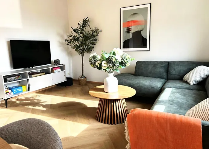 Design Family Xl W Sunny Balcony & Mountain Views & Free Parking Апартаменты *